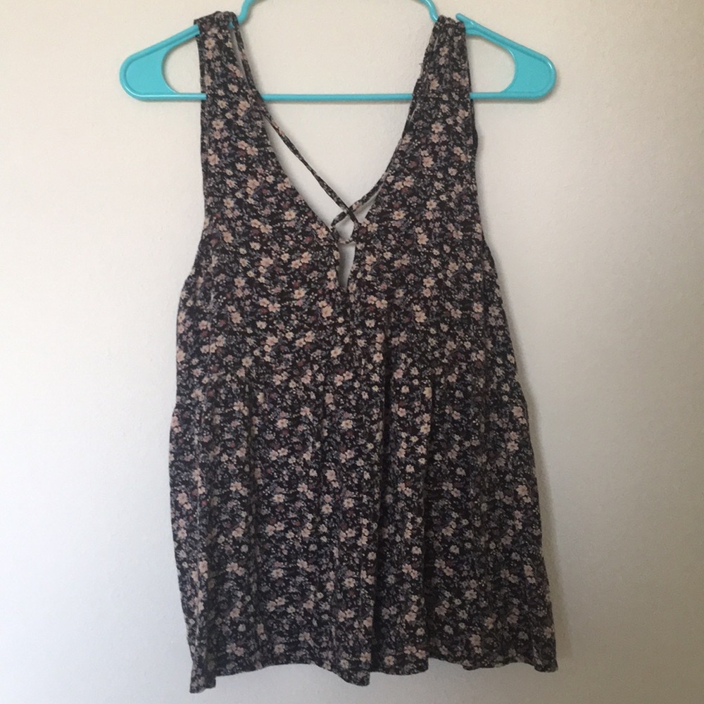 American eagle low cut floral top